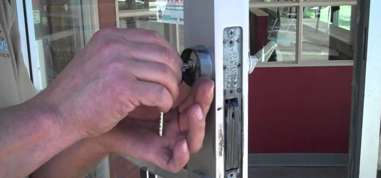 commercial door lock repair Glendale